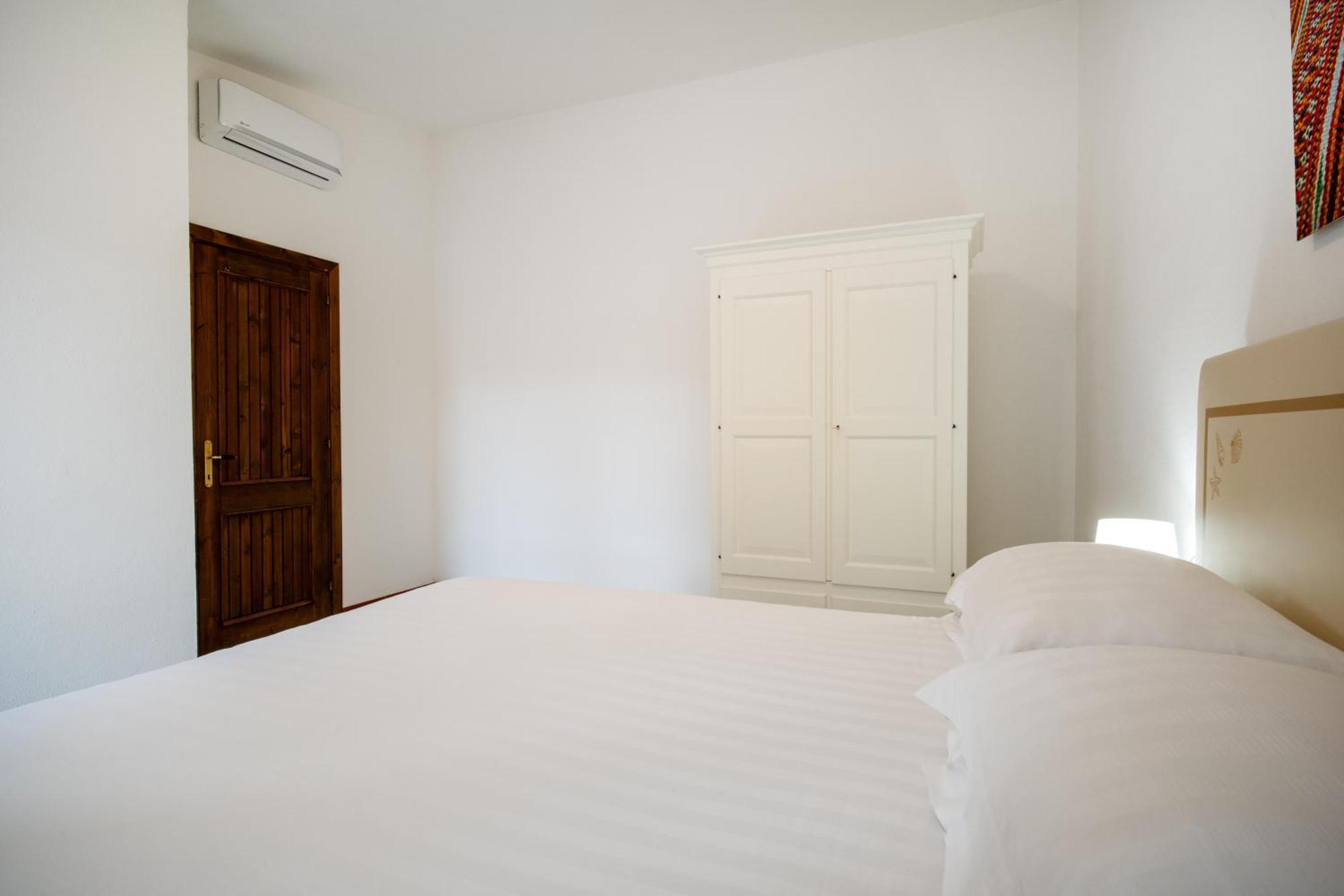Felix Hotels - Residence Hotel Costa Serena Палау Екстериор снимка